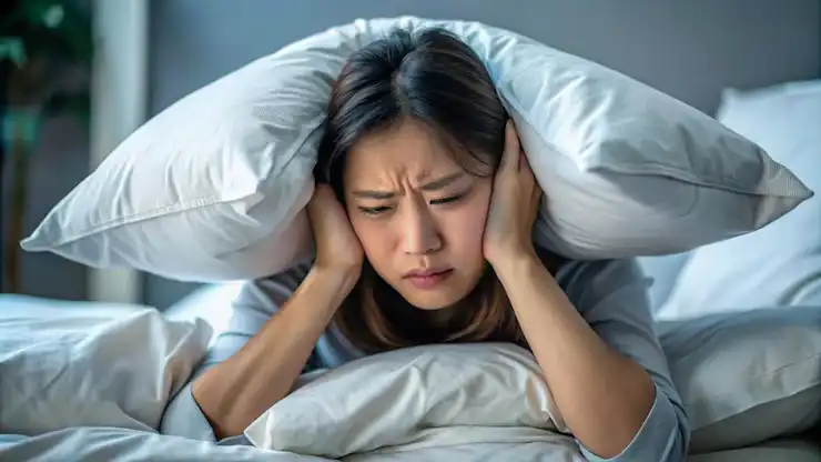 Calmnol nabhi oil for sleep for stress and work-driven poor sleep